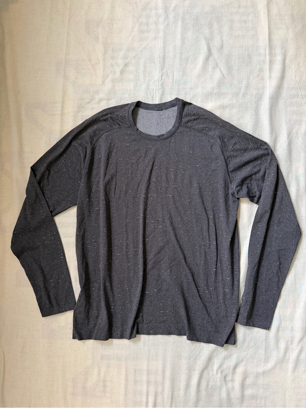 lululemon athletica Men's Long Sleeve Crewneck - Charcoal with Speckle